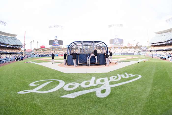 dodgers-field-francona-kapler.jpg